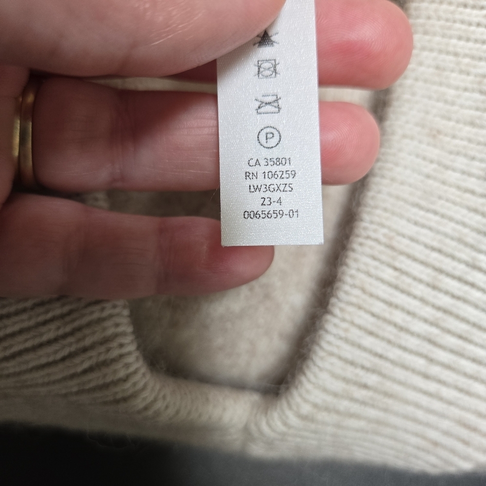 Lululemon Alpaca Wool-Blend V-Neck Sweater Heathered White Opal - Picture 10 of 11